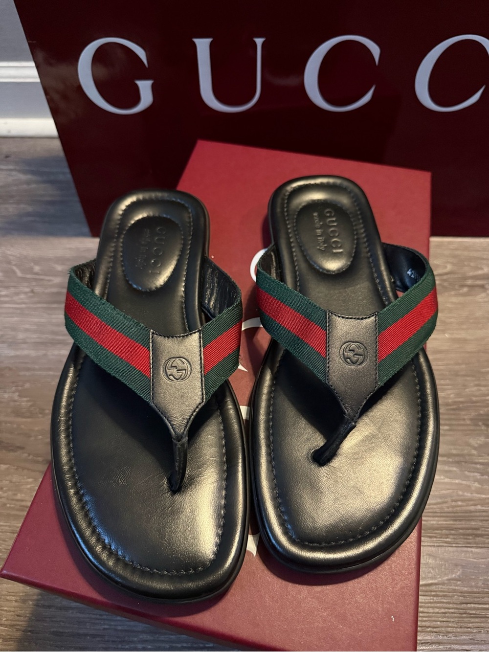 Gucci Black Leather Thong Sandals with Green & Red Web Stripe